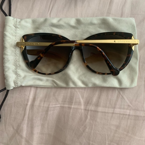 Louis Vuitton Tort Sunglasses - Picture 2 of 9